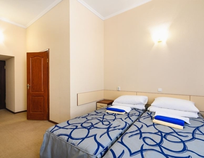 Стандарт + трехместный (корп.1) - Санаторий «Алушта»
